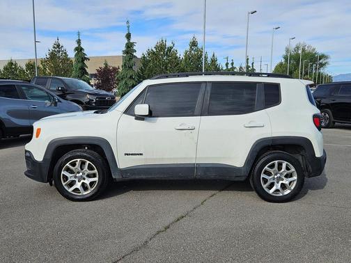 Alpine White 2016 Jeep Renegade Latitude