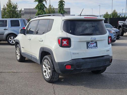 Alpine White 2016 Jeep Renegade Latitude