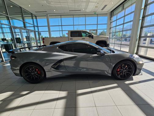 Sea Wolf Gray Tricoat 2025 Chevrolet Corvette Stingray w/2LT