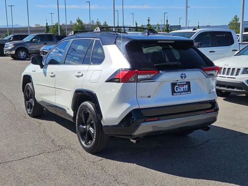 Blizzard Pearl 2019 Toyota RAV4 Hybrid SE