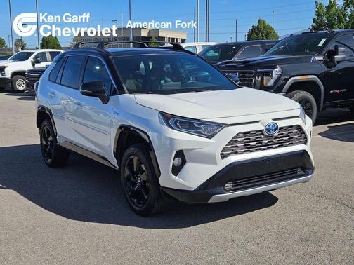 Blizzard Pearl 2019 Toyota RAV4 Hybrid SE
