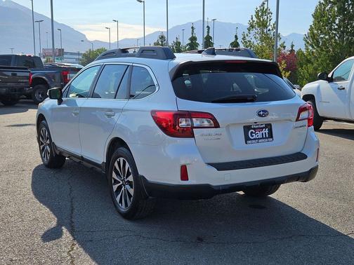 Crystal White Pearl 2016 Subaru Outback 2.5i Limited