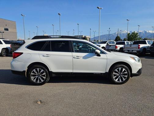 Crystal White Pearl 2016 Subaru Outback 2.5i Limited