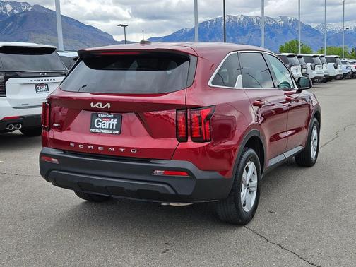 Passion Red Tintcoat 2022 Kia Sorento LX