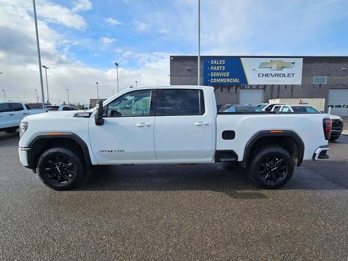 Summit White 2024 GMC Sierra 2500 AT4