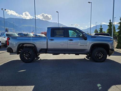 Sterling Gray Metallic 2026 Chevrolet Silverado 3500 LT
