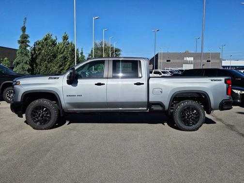 Sterling Gray Metallic 2026 Chevrolet Silverado 3500 LT