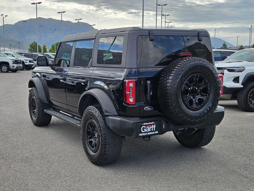 Shadow Black 2023 Ford Bronco Wildtrak