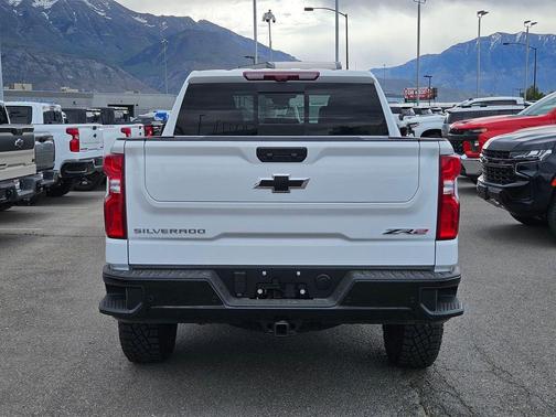 Summit White 2026 Chevrolet Silverado 1500 ZR2
