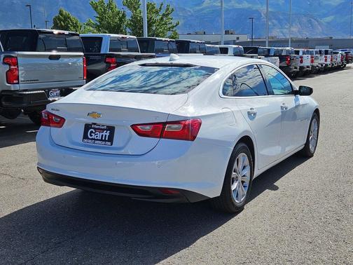Summit White 2023 Chevrolet Malibu FWD 1LT