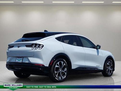 Space White Metallic 2022 Ford Mustang Mach-E Premium