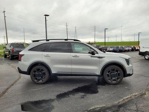 2025 Kia Sorento X-Line EX