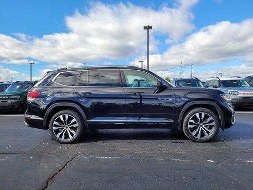 2022 Volkswagen Atlas 3.6L SEL Premium R-Line