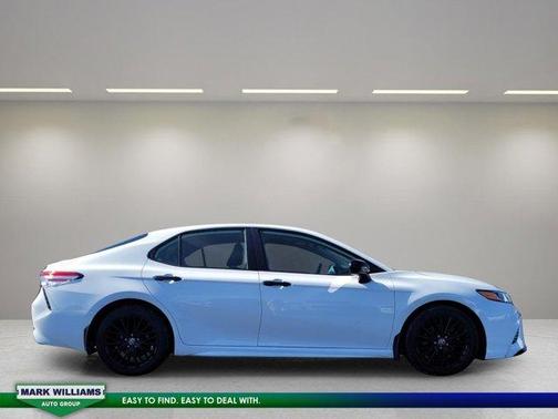 2020 Toyota Camry SE Nightshade