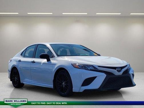 2020 Toyota Camry SE Nightshade