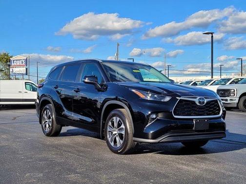 2024 Toyota Highlander XLE