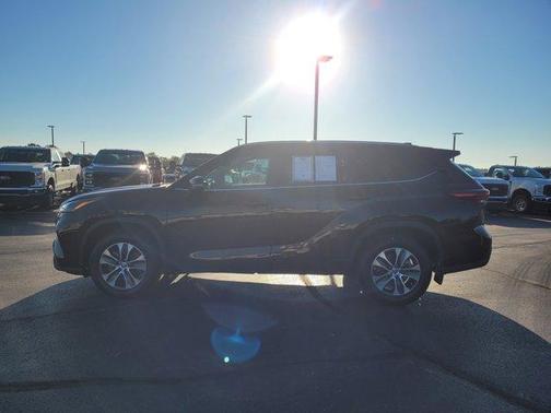 2024 Toyota Highlander XLE