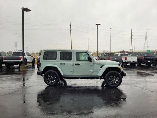 2024 Jeep Wrangler 4xe Sahara