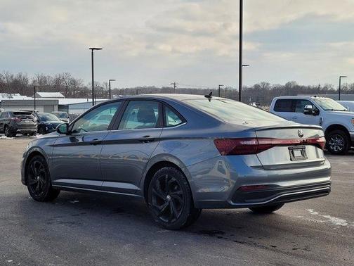 2025 Volkswagen Jetta 1.5T SE