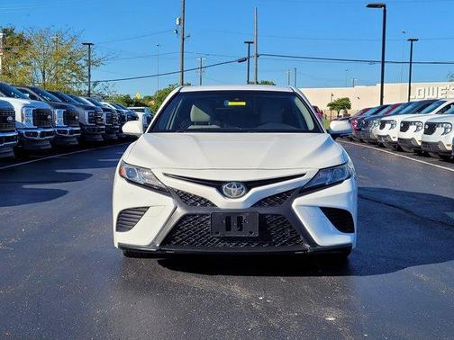 2018 Toyota Camry SE