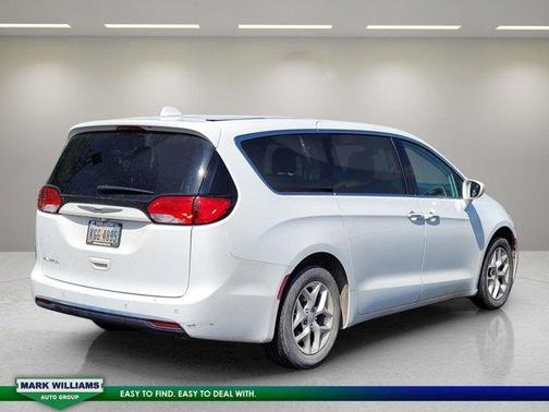 2020 Chrysler Pacifica Touring