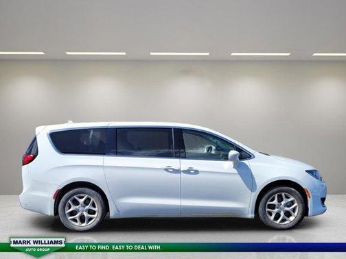 2020 Chrysler Pacifica Touring