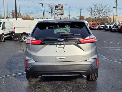 2023 Ford Edge SE