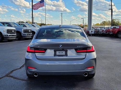 2023 BMW 330 i xDrive