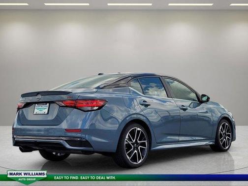 2t Gry Blk Roof 2024 Nissan Sentra SR