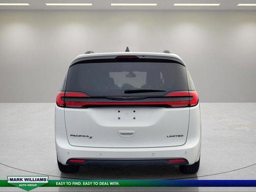 Bright White Clearcoat 2024 Chrysler Pacifica Limited