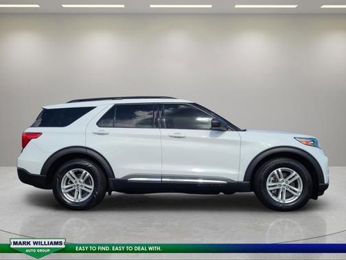 OXFORD WHITE 2022 Ford Explorer XLT