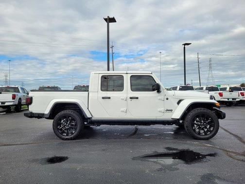 2024 Jeep Gladiator Nighthawk