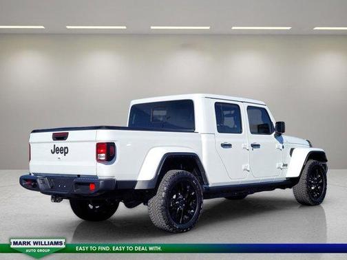 2024 Jeep Gladiator Nighthawk
