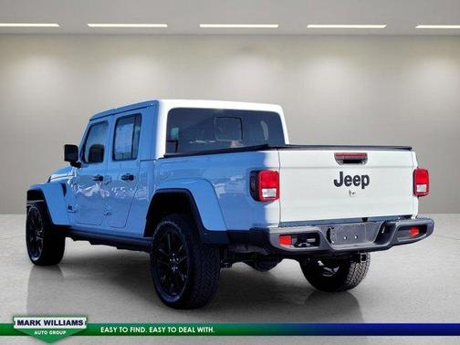 2024 Jeep Gladiator Nighthawk