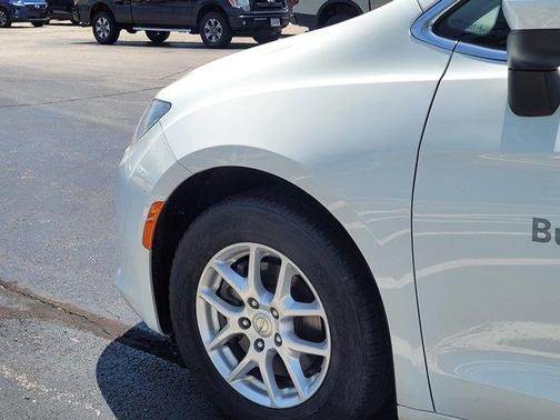 2017 Chrysler Pacifica Touring
