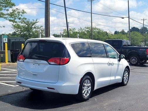 2017 Chrysler Pacifica Touring