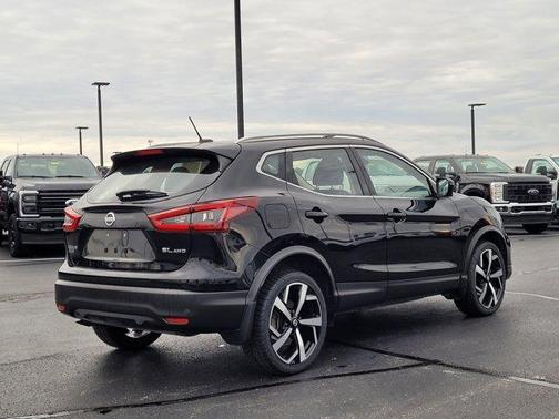 2022 Nissan Rogue Sport SL