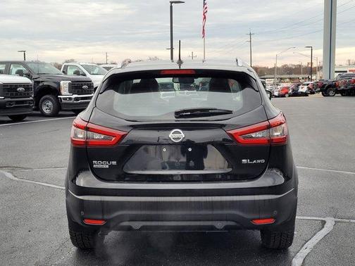 2022 Nissan Rogue Sport SL
