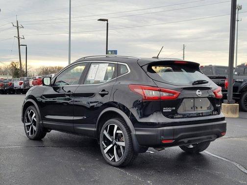 2022 Nissan Rogue Sport SL