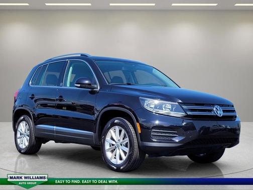 Deep Black Pearl Effect 2017 Volkswagen Tiguan 2.0T WOLFSBURG
