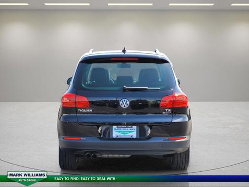 Deep Black Pearl Effect 2017 Volkswagen Tiguan 2.0T WOLFSBURG