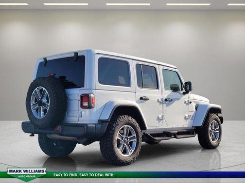 Bright White Clearcoat 2021 Jeep Wrangler Unlimited Sahara