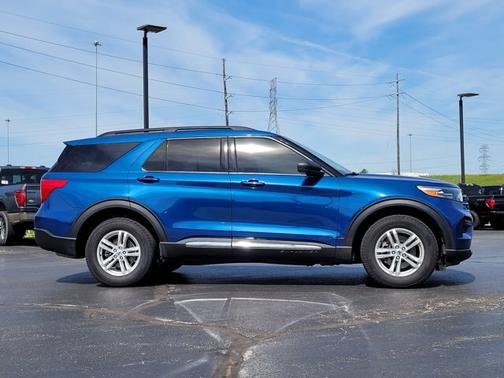 ATLAS BLUE METALLIC 2023 Ford Explorer XLT