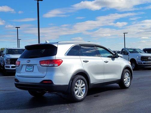 2017 Kia Sorento LX