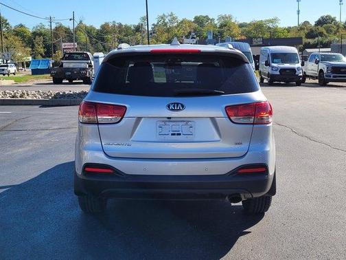 2017 Kia Sorento LX