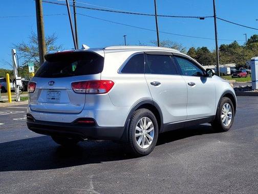2017 Kia Sorento LX