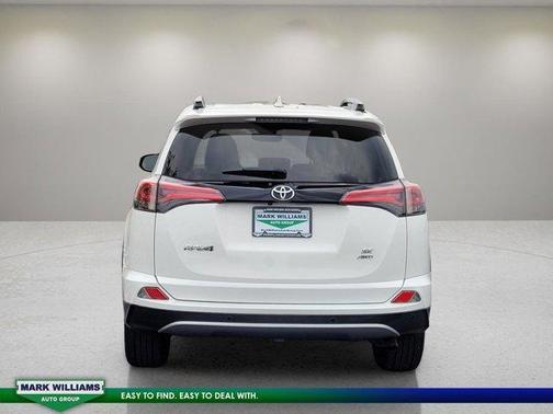 2017 Toyota RAV4 SE