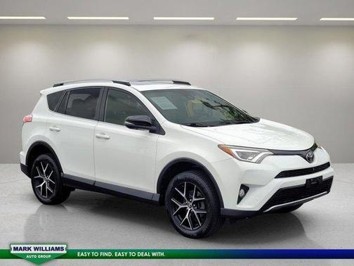 2017 Toyota RAV4 SE
