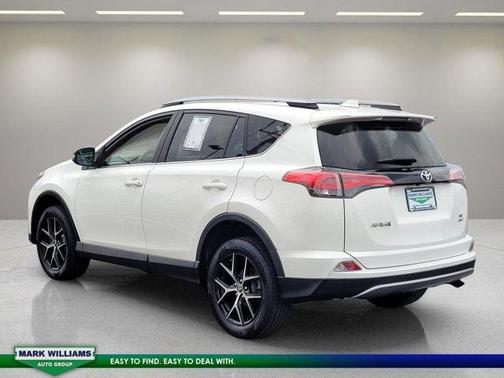 2017 Toyota RAV4 SE