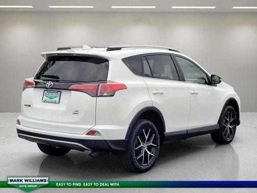 2017 Toyota RAV4 SE